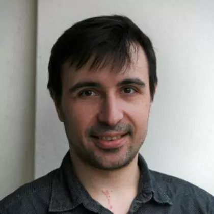 Dan Dascenco, postdoctoral researcher in the De Wit Lab at the VIB-KU Leuven Center for Brain &amp; Disease Research